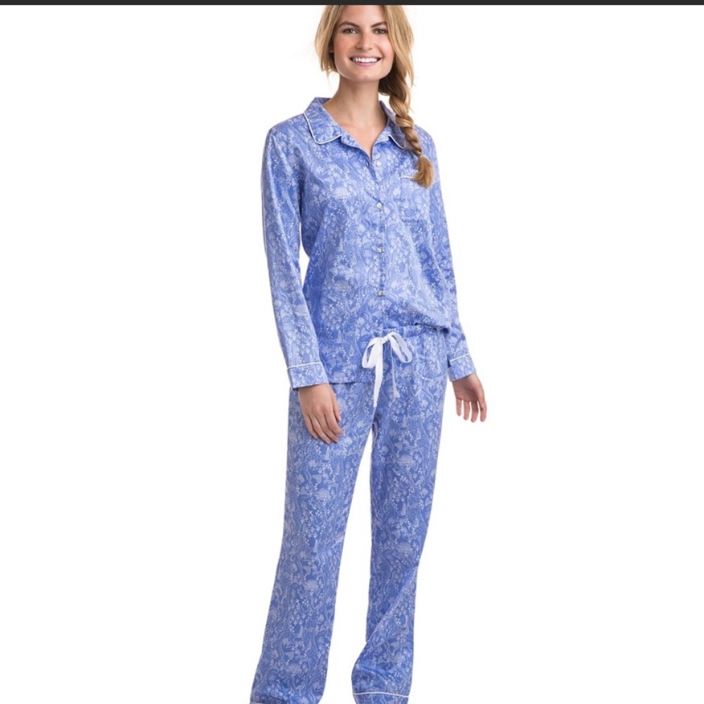 Adorable & Soft Island print Vineyard Vines pajama set